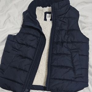 Gap size 3 puffer vest Dark blue
